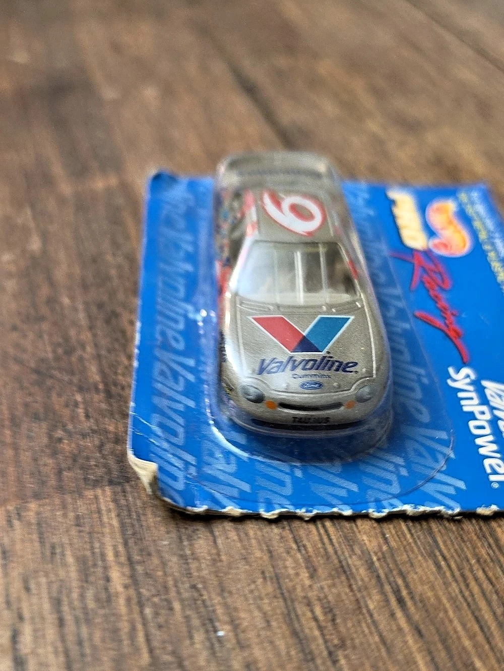 Hot Wheels Pro Racing Mark Martin #6 Valvoline Ford Taurus